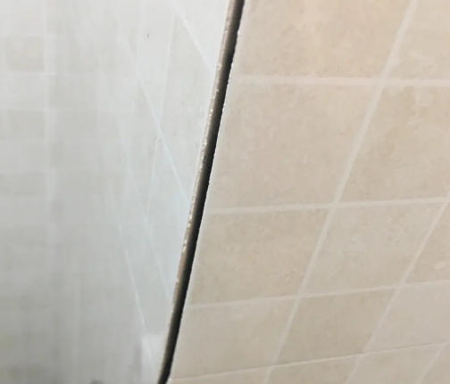 市南瓷砖空鼓维修公司分享阳台瓷砖脱落的修复过程可以分为以下几个步骤